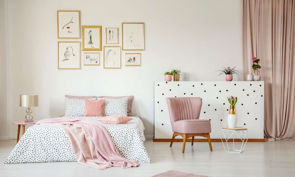 Use Soft Pink, Gold, And White Animal Print Bedroom